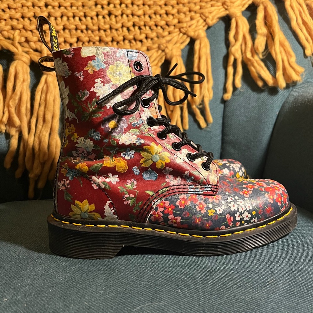 Dr. Martens Floral 1460 Boots Size 6